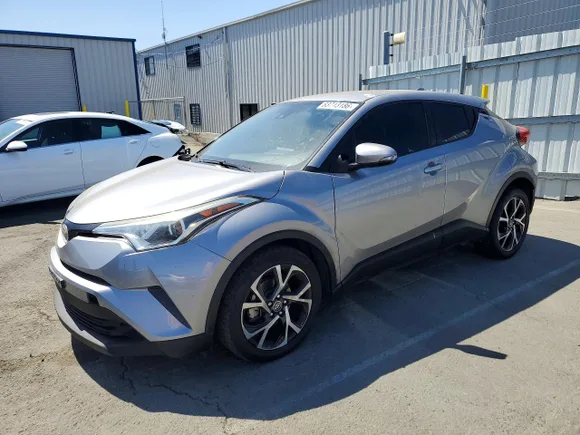 2018 Toyota C-HR XLE, VIN NMTKHMBX2JR032416 — Minor dents and scratches
