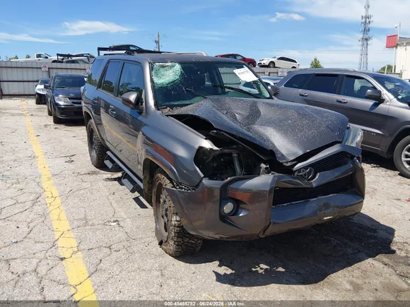 2018 Toyota 4Runner Limited, VIN JTEZU5JR9J5186000 — Front end