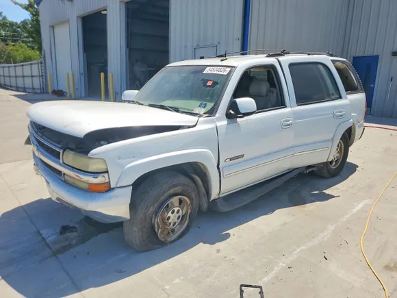 2003 Chevrolet Tahoe LS, VIN 1GNEC13ZX3J339352 — Side