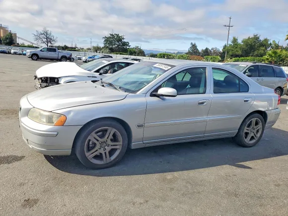 2006 Volvo S60 2.4L Turbo, VIN YV1RS547X62557995 — Minor dents and scratches