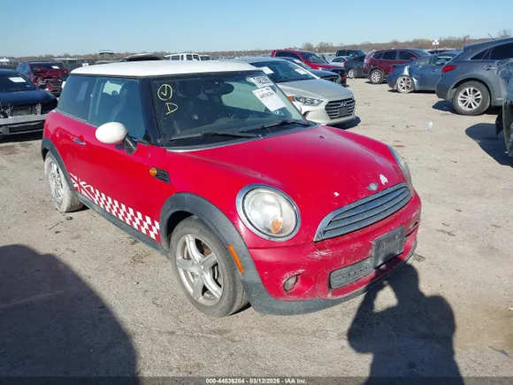 2012 MINI Hardtop, VIN WMWSU3C5XCT185843 — Rear end