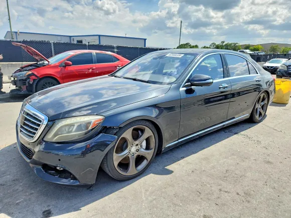 2015 Mercedes-Benz S 550, VIN WDDUG8CB0FA136887 — Front end