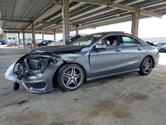 2015 Mercedes-Benz CLA 250, VIN WDDSJ4EB3FN264676 — Front end
