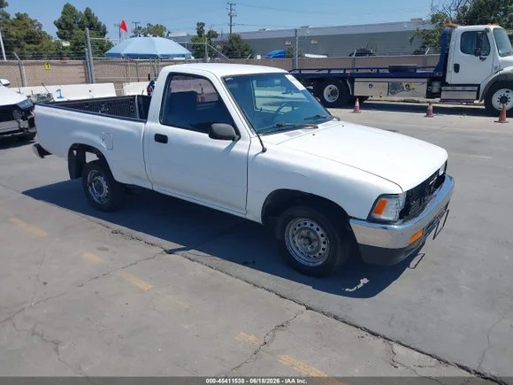 1989 Toyota Pickup DX, VIN JT4RN81P2K0012267 — Normal wear