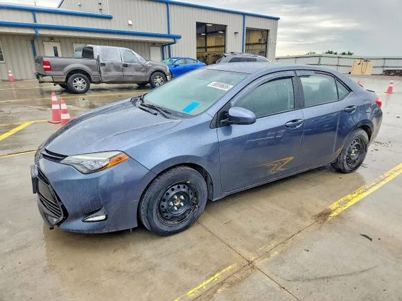 2017 Toyota Corolla LE, VIN 2T1BURHE5HC768043 — Front end