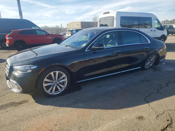 2025 Mercedes-Benz S 500, VIN W1K6G6DB1SA330303 — Side