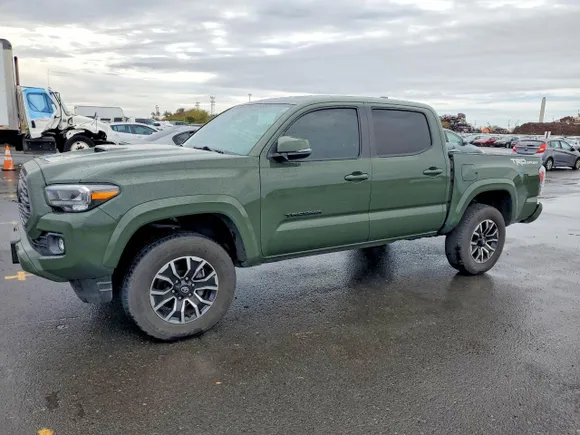 2021 Toyota Tacoma SR5, VIN 3TYAZ5CN7MT011194 — Rear end