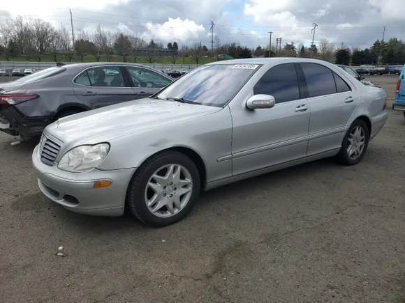 2006 Mercedes-Benz S 350, VIN WDBNF67J76A475815 — Rear end