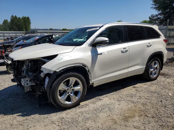 2015 Toyota Highlander Limited, VIN 5TDDCRFH3FS011901 — Front end