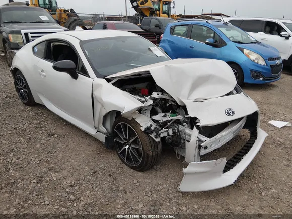 2024 Toyota 86, VIN JF1ZNBB18R9758175 — Front end