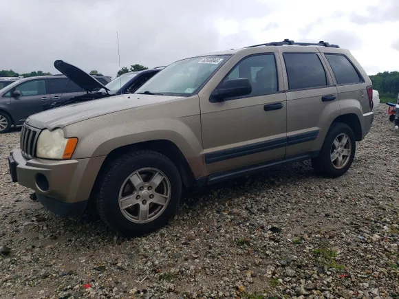 2005 Jeep Grand Cherokee Laredo, VIN 1J4GR48K55C674937 — Mechanical