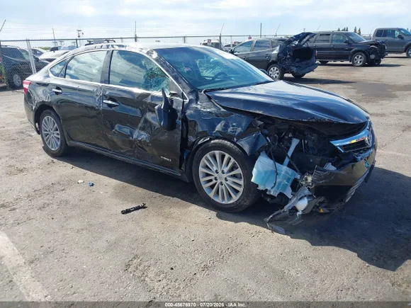 2015 Toyota Avalon Limited, VIN 4T1BD1EBXFU040998 — Side