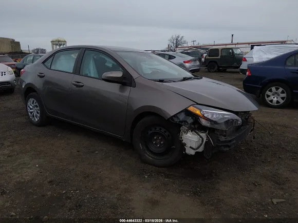 2019 Toyota Corolla LE, VIN 2T1BURHE8KC229438 — Front end