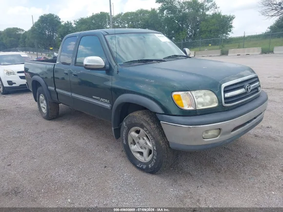 2002 Toyota Tundra SR5, VIN 5TBBT44132S237682 — Normal wear