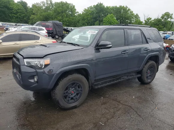 2024 Toyota 4Runner TRD Off Road Premium, VIN JTERU5JR9R6306335 — Rear end