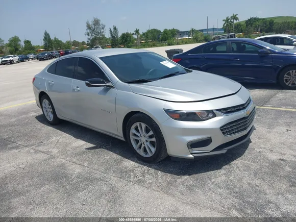 2017 Chevrolet Malibu LT, VIN 1G1ZE5ST2HF185831 — Normal wear