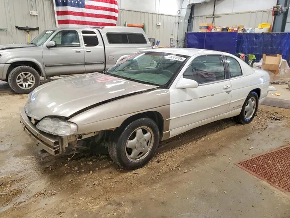 1999 Chevrolet Monte Carlo LS, VIN 2G1WW12M1X9288571 — Front end