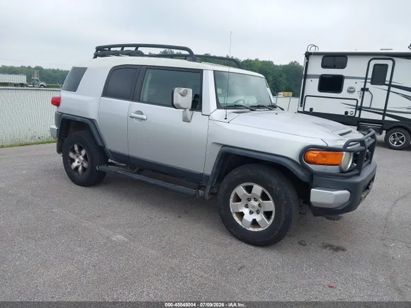 2008 Toyota FJ Cruiser, VIN JTEBU11F28K015570 — Normal wear
