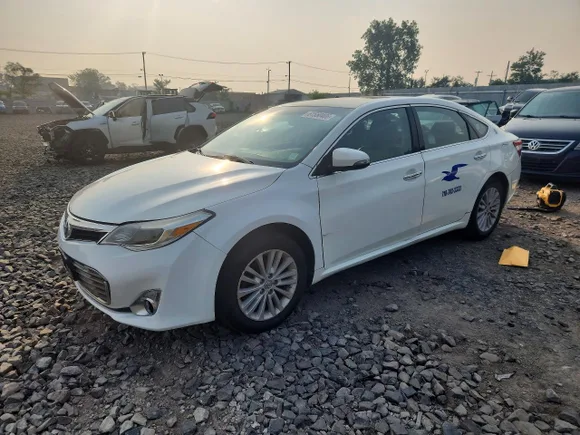 2015 Toyota Avalon Limited, VIN 4T1BD1EB4FU041919 — Minor dents and scratches