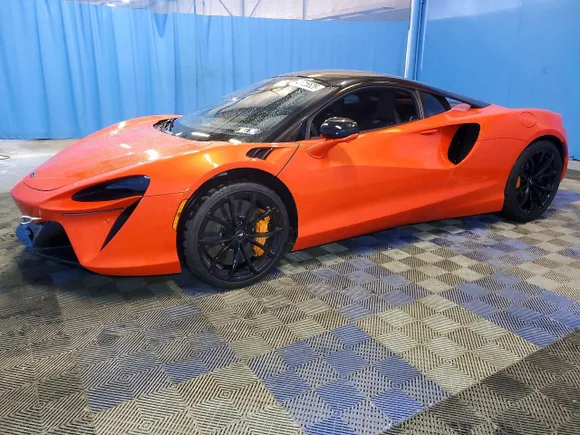 2023 McLaren Artura, VIN SBM16AEAXPW000628 — Vandalism