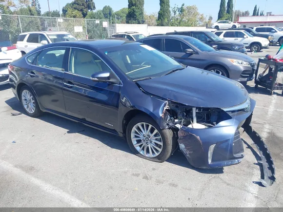 2018 Toyota Avalon Hybrid XLE Premium, VIN 4T1BD1EB8JU063866 — Front end