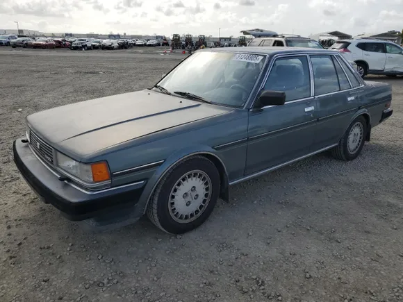1986 Toyota Cressida, VIN JT2MX73EXG0075191 — Minor dents and scratches