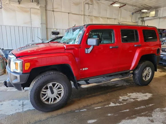 2006 Hummer H3, VIN 5GTDN136768118333 — Front end