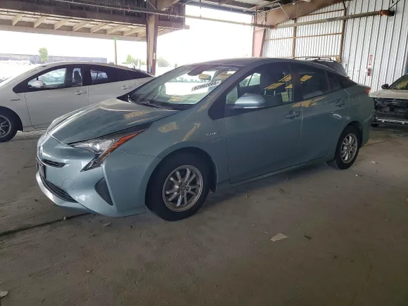 2017 Toyota Prius Two, VIN JTDKBRFUXH3567618 — Front end