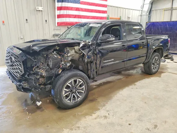 2023 Toyota Tacoma TRD Off Road, VIN 3TMCZ5AN2PM587769 — Front end