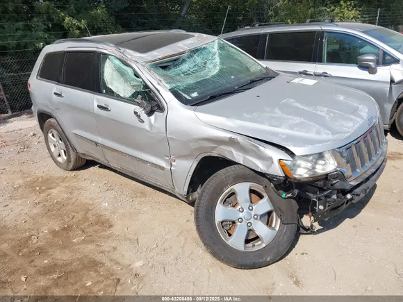 2013 Jeep Grand Cherokee Limited, VIN 1C4RJFBT5DC525784 — Front end