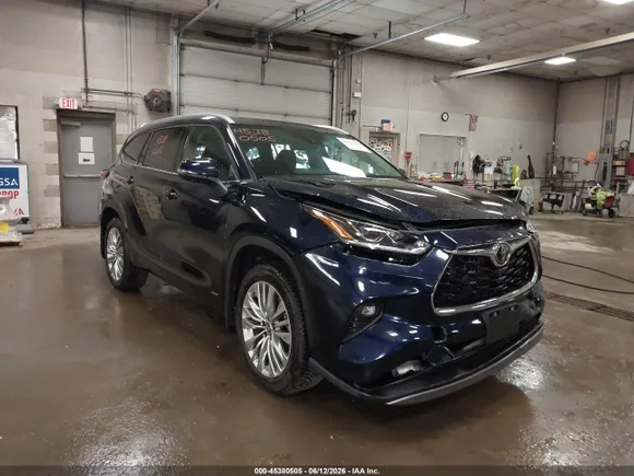 2026 Toyota Highlander Hybrid Platinum, VIN 5TDEBRCH9TS691990 — Front end