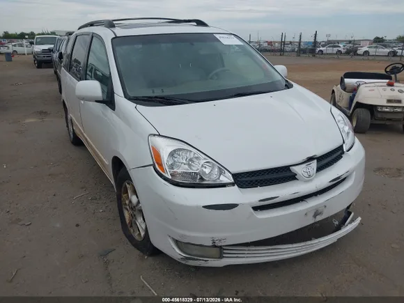 2005 Toyota Sienna XLE Limited, VIN 5TDZA22C75S331301 — Normal wear