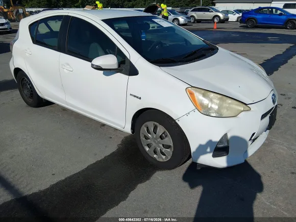 2012 Toyota Prius Three, VIN JTDKDTB38C1508365 — Normal wear