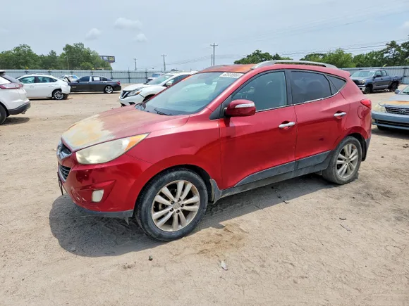 2011 Hyundai Tucson Limited, VIN KM8JU3ACXBU256530 — Front end