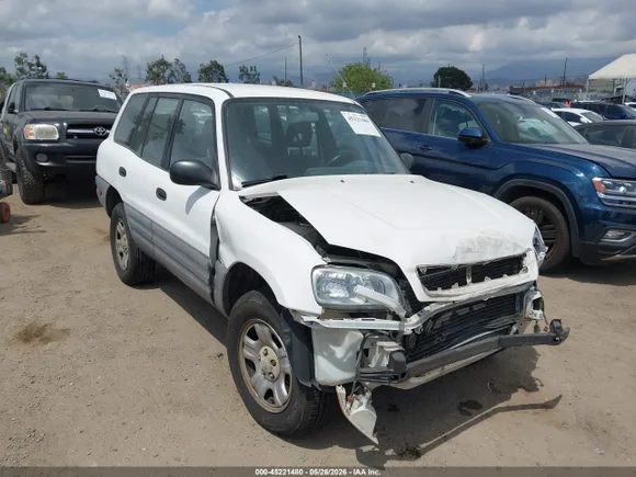 1998 Toyota RAV4, VIN JT3HP10V6W7077248 — Front end