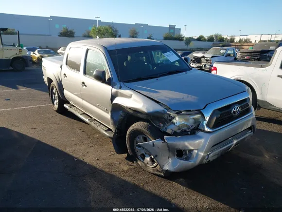 2015 Toyota Tacoma PreRunner, VIN 3TMJU4GN8FM177130 — Front end