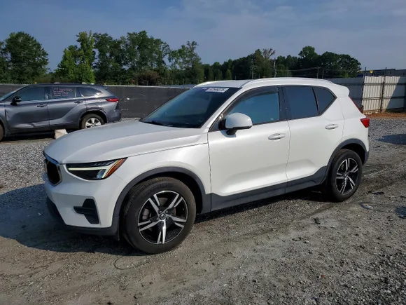 2023 Volvo XC40 Core, VIN YV4L12UK0P2951022 — Minor dents and scratches
