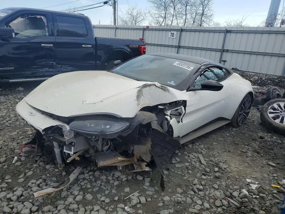 2019 Aston Martin Vantage, VIN SCFSMGAW4KGN02689 — Front end