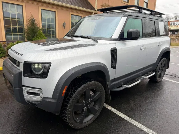 2020 Land Rover Defender First Edition, VIN SALE17EUXL2017008 — Minor dents and scratches