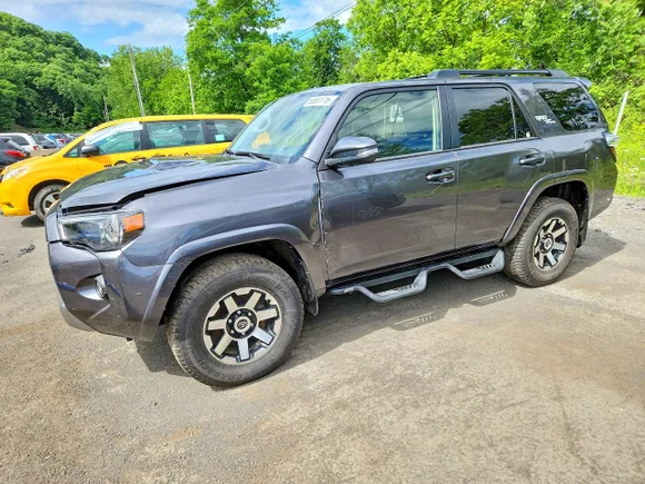 2023 Toyota 4Runner TRD Off Road Premium, VIN JTERU5JR3P6117046 — Front end