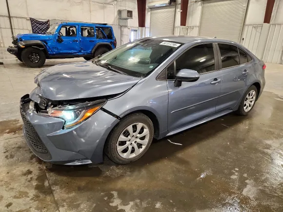 2020 Toyota Corolla LE, VIN 5YFEPRAE8LP142932 — Front end
