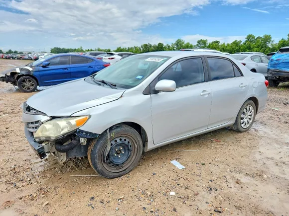 2013 Toyota Corolla LE, VIN 5YFBU4EE6DP221915 — Front end
