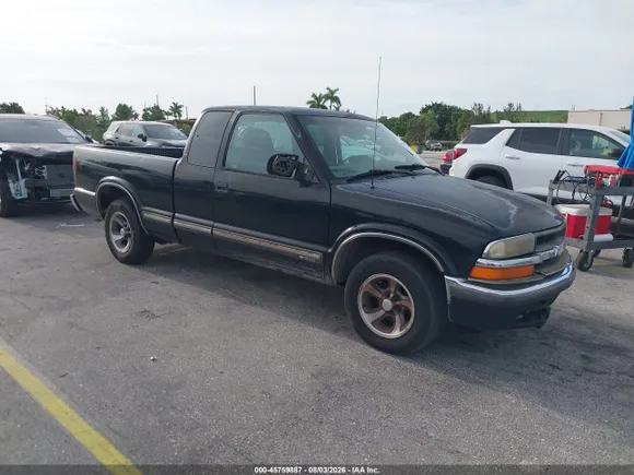 2001 Chevrolet S-10 LS, VIN 1GCCS19W418109567 — Normal wear