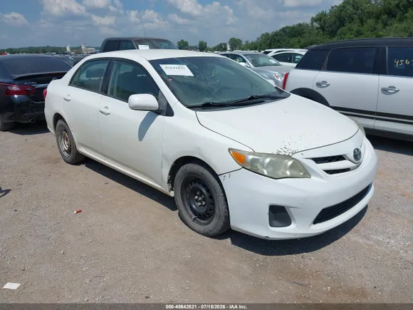 2011 Toyota Corolla LE, VIN 2T1BU4EE6BC613502 — Normal wear