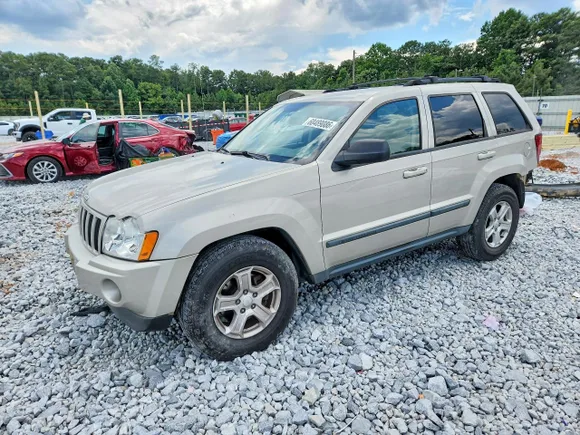 2007 Jeep Grand Cherokee Laredo, VIN 1J8GS48KX7C615940 — Rear end