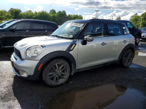 2013 MINI Countryman S ALL4, VIN WMWZC5C56DWP34452 — Minor dents and scratches