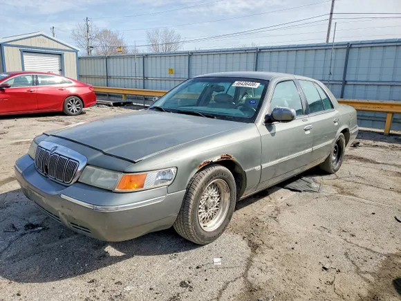 1998 Mercury Grand Marquis LS, VIN 2MEFM75W9WX646733 — Front end