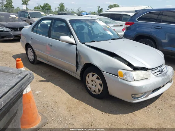 2001 Toyota Corolla LE, VIN 2T1BR12E81C394464 — Front end