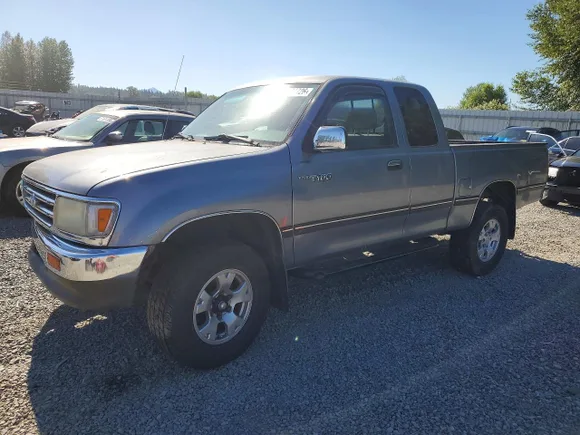 1998 Toyota T100 SR5, VIN JT4UN24D4W0055118 — Front end