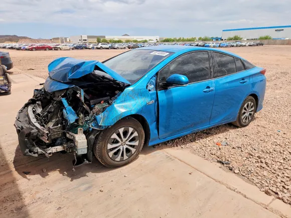 2020 Toyota Prius XLE, VIN JTDKARFP8L3162203 — Front end